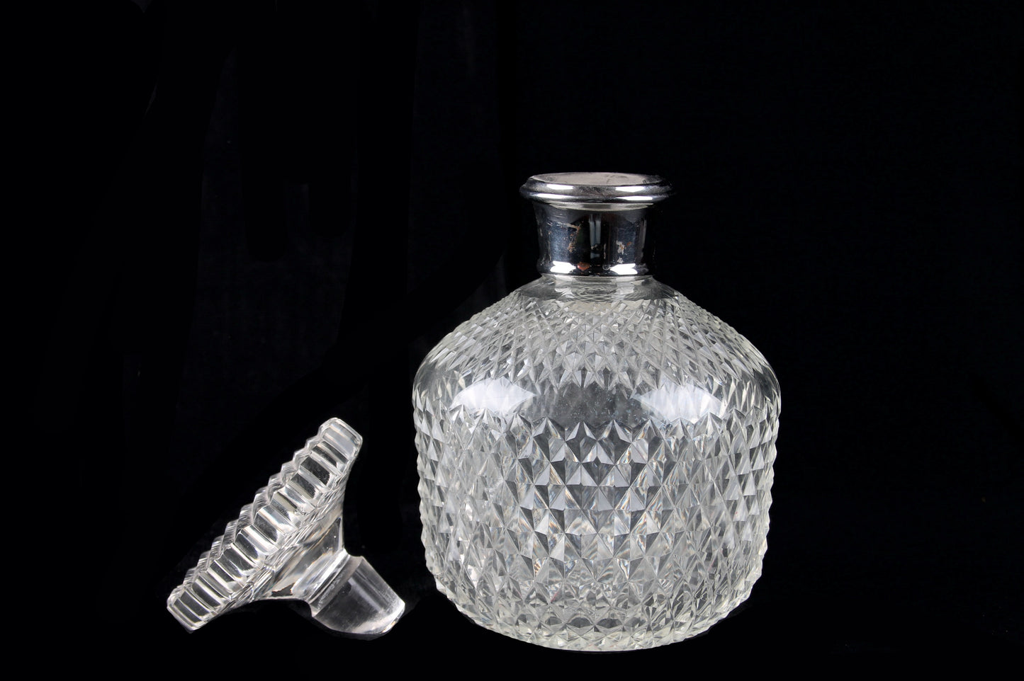 Botellón Whiskero en Cristal Europeo Tallado