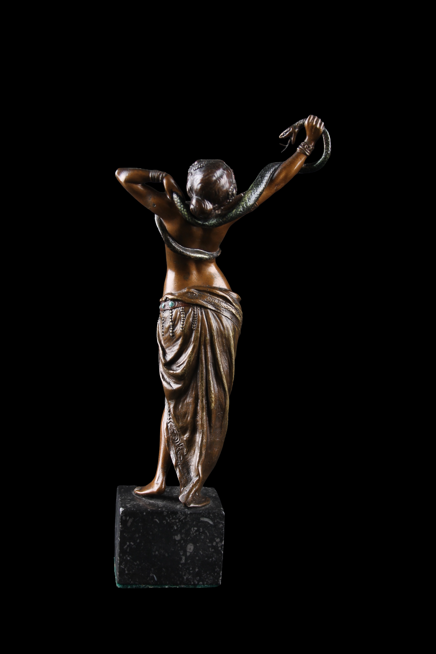 Escultura “Mujer con Serpiente” en Bronce Vienés