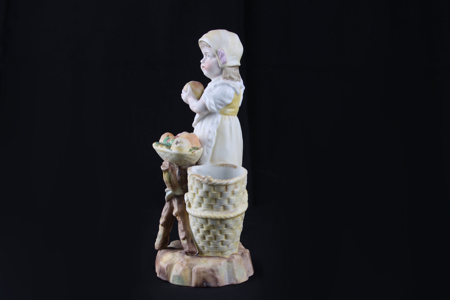 Figura de Niña Vendedora