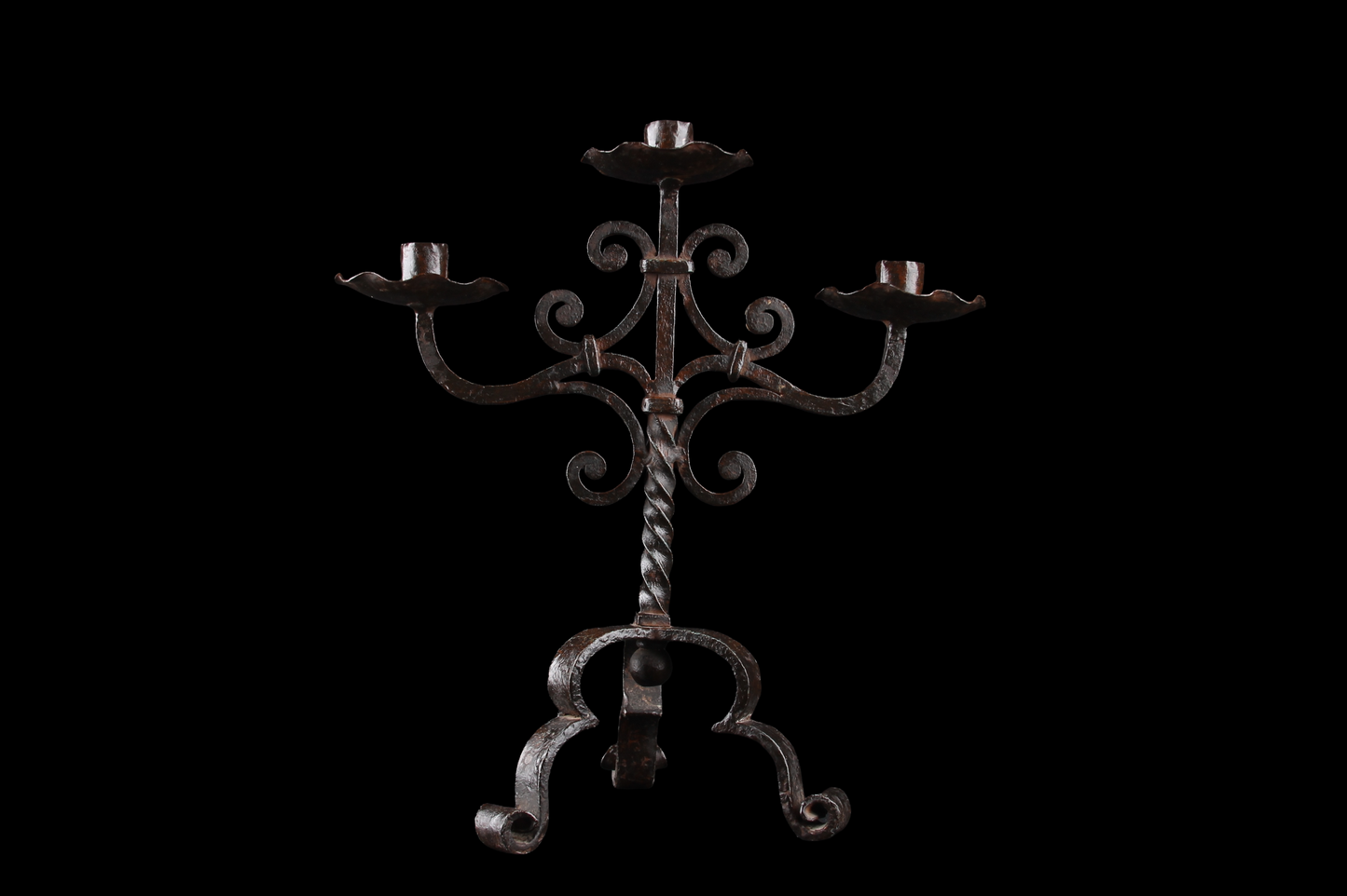 Par de Candelabros en Hierro