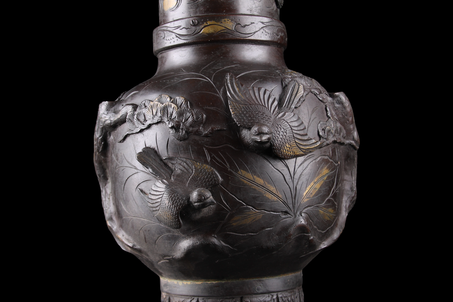 Gran Jarrón Japonés – Bronce Cincelado a Mano