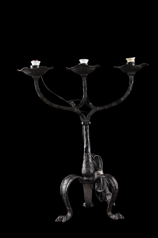 Candelabro de Tres Luces – Hierro Forjado a Mano