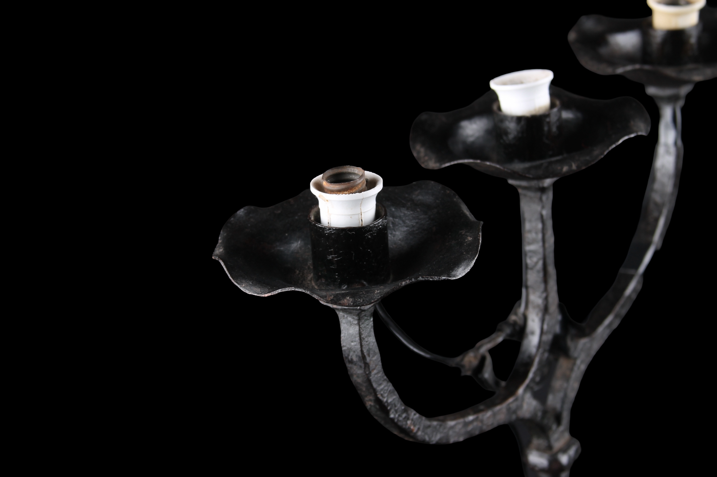 Candelabro de Tres Luces – Hierro Forjado a Mano