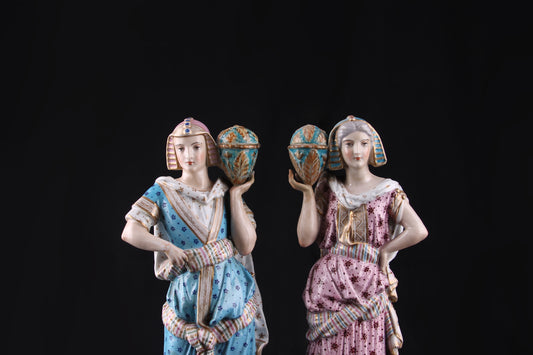 Par de Figuras Femeninas Art Decó