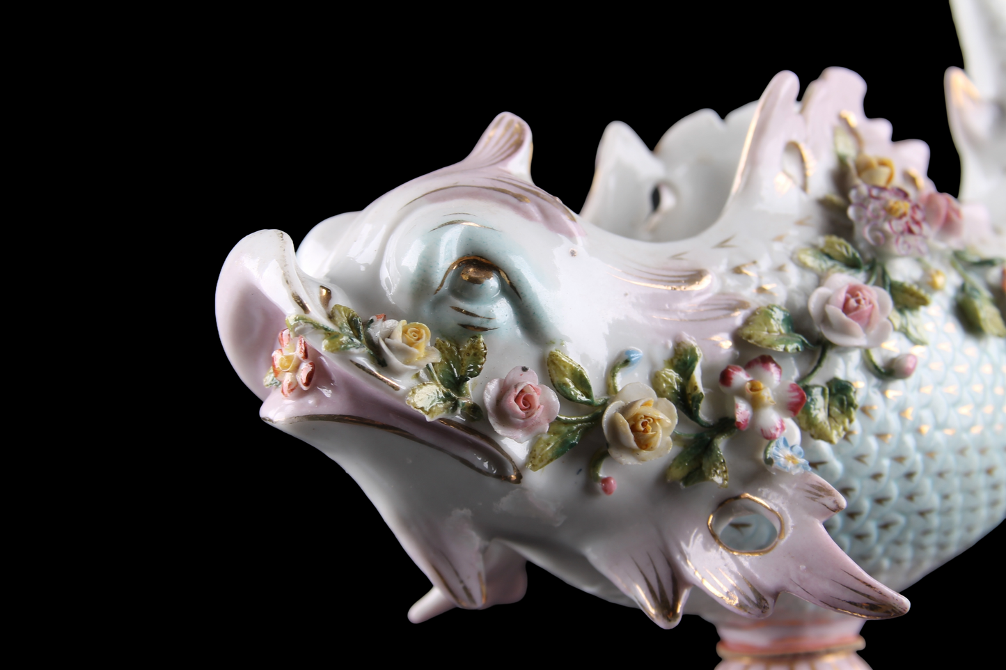 Centro de Mesa “Pez Carpa Koi” en Porcelana