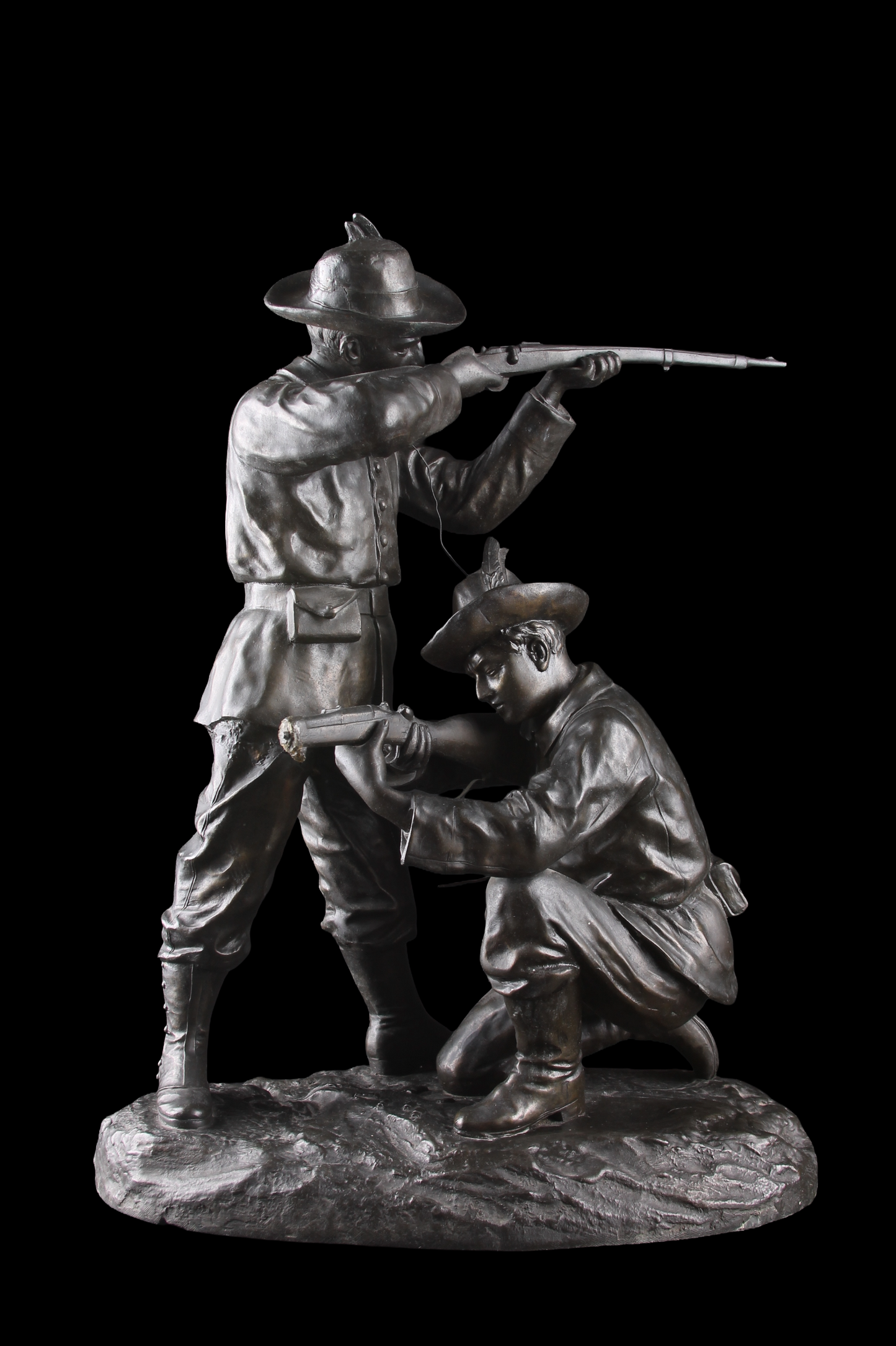 Escultura “Escena de Dos Soldados”
