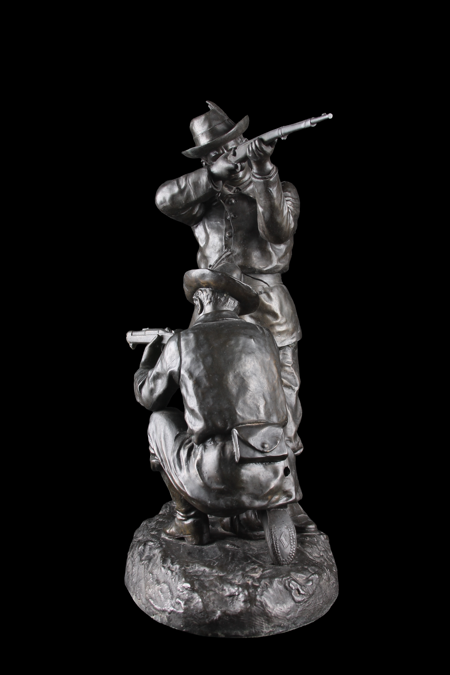 Escultura “Escena de Dos Soldados”