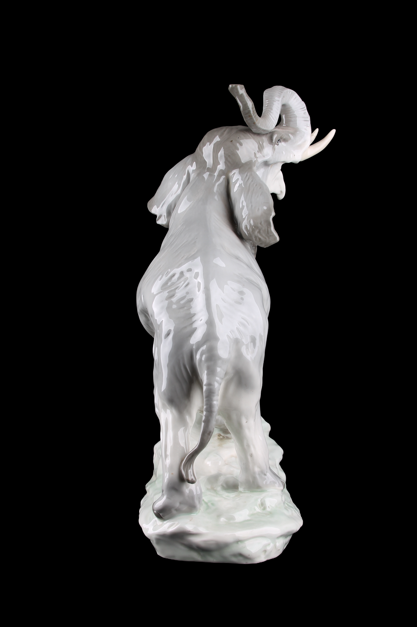 Gran Elefante en Porcelana Checoslovaca