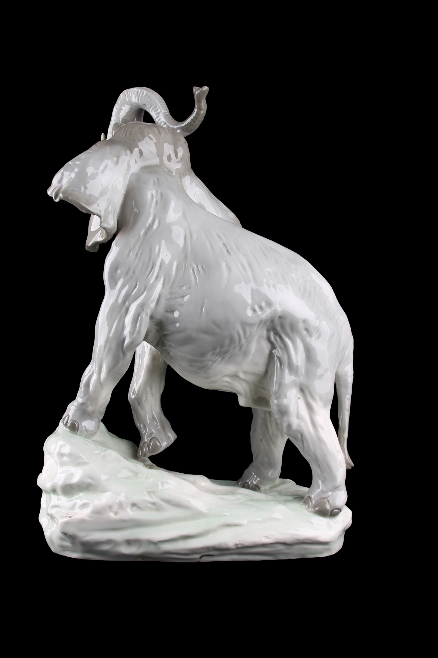 Gran Elefante en Porcelana Checoslovaca